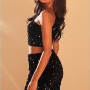 BOUCLE SCOOP NECK CROP TOP